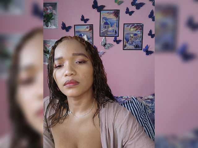 Vaninah live cam on BongaCams