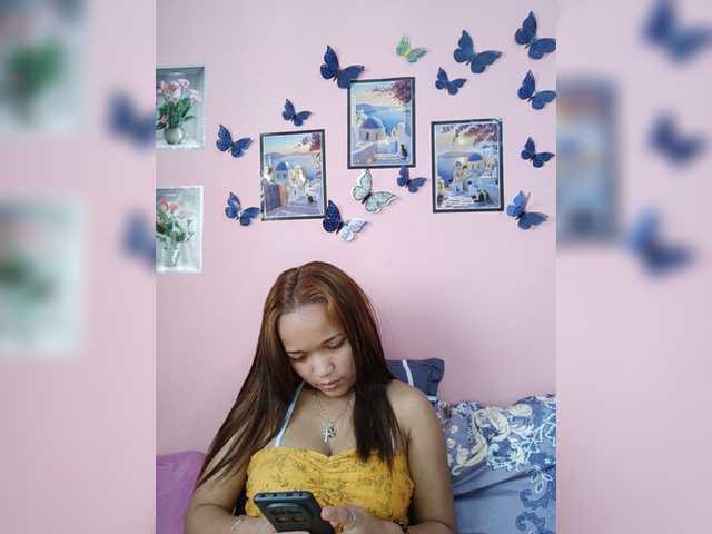 Vaninah live cam on BongaCams