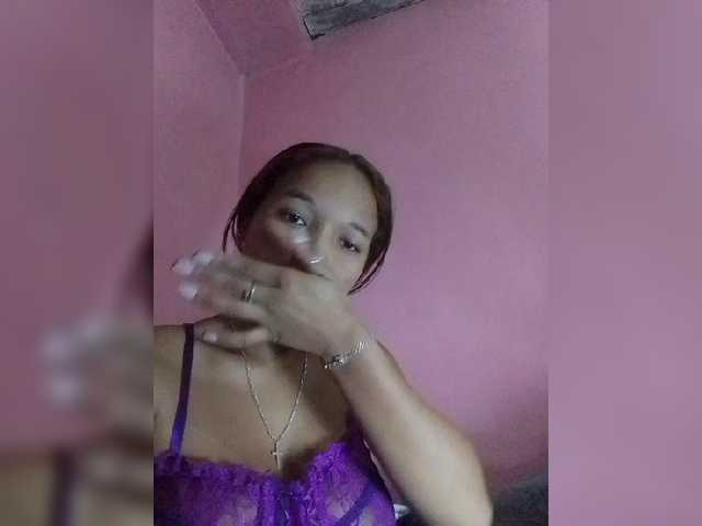 Vaninah live cam on BongaCams