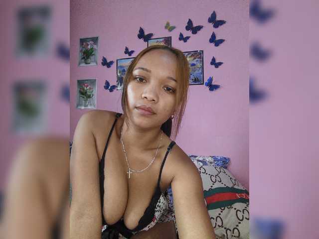 Vaninah live cam on BongaCams