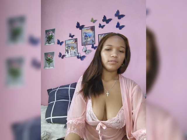 Vaninah live cam on BongaCams