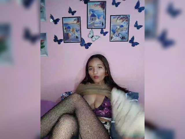 Vaninah live cam on BongaCams