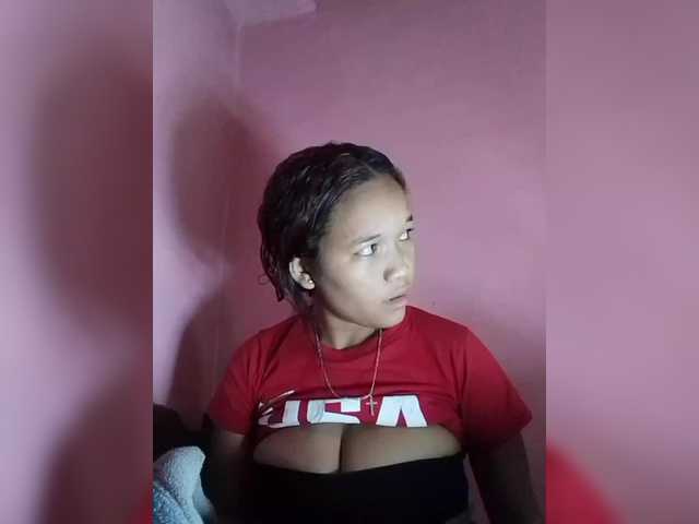 Vaninah live cam on BongaCams