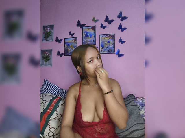 Vaninah live cam on BongaCams