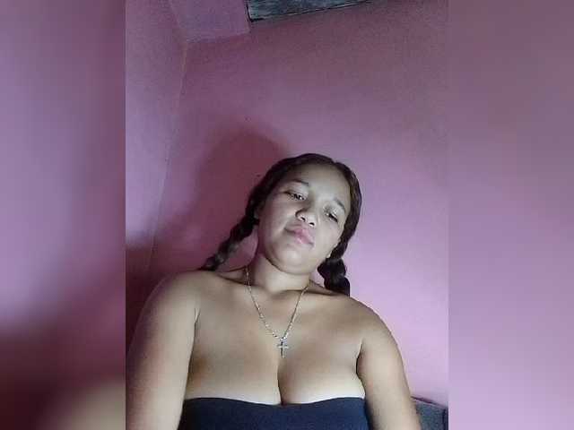 Vaninah live cam on BongaCams