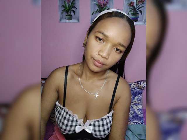 Vaninah live cam on BongaCams