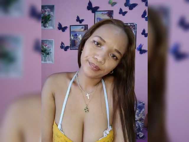 Vaninah live cam on BongaCams