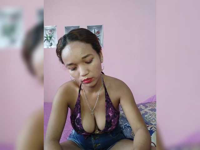 Vaninah live cam on BongaCams