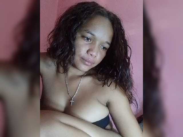Vaninah live cam on BongaCams