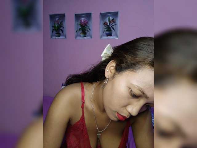 Vaninah live cam on BongaCams