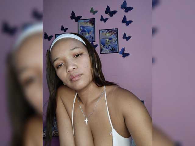 Vaninah live cam on BongaCams