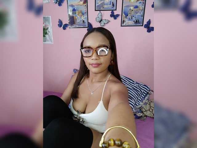 Vaninah live cam on BongaCams
