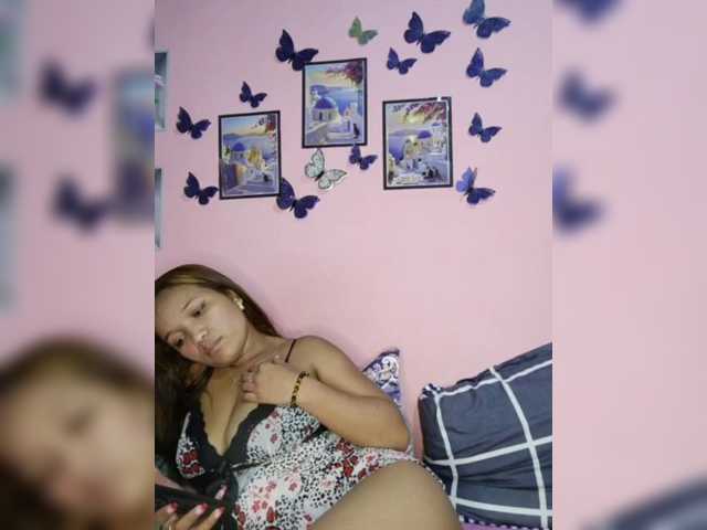 Vaninah live cam on BongaCams