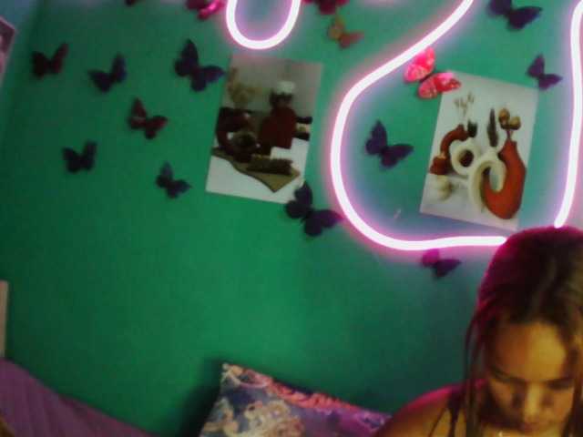 Vaninah live cam on BongaCams