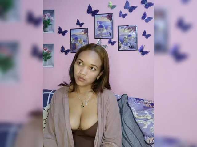 Vaninah live cam on BongaCams
