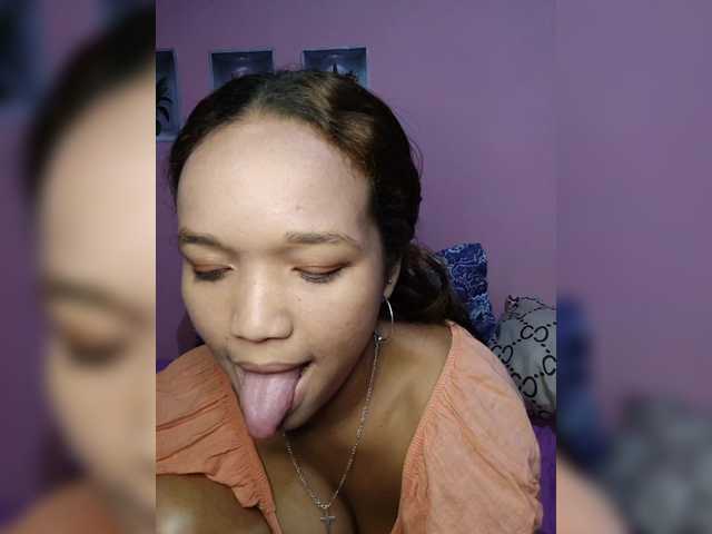 Vaninah live cam on BongaCams