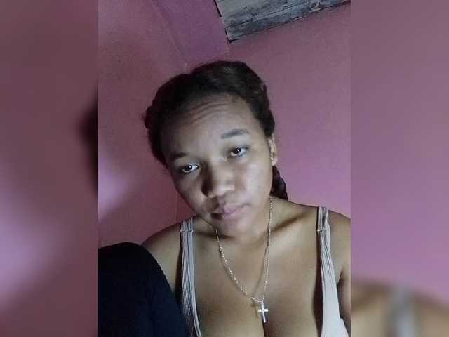 Vaninah live cam on BongaCams