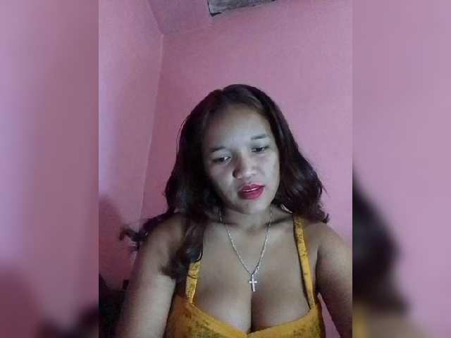 Vaninah live cam on BongaCams