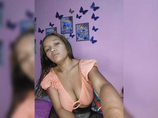 Vaninah live cam on BongaCams