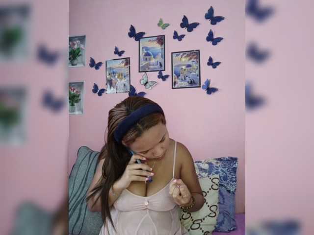 Vaninah live cam on BongaCams