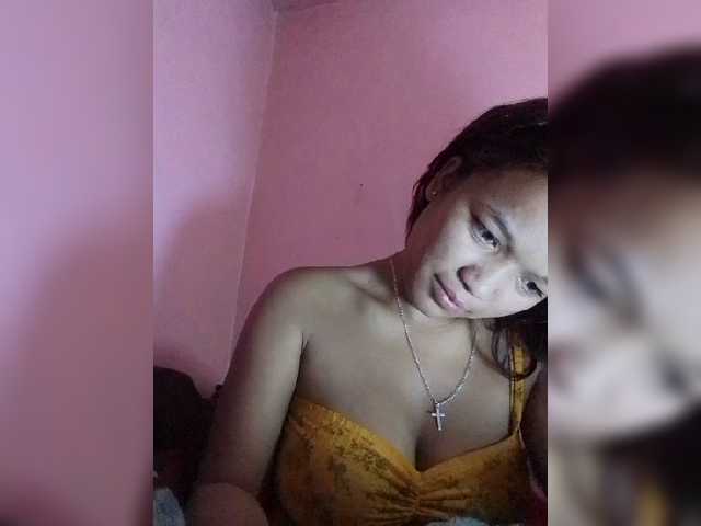 Vaninah live cam on BongaCams