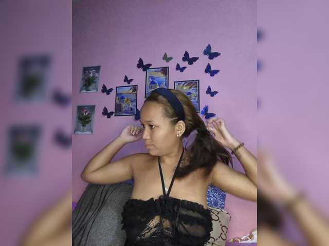 Vaninah live cam on BongaCams