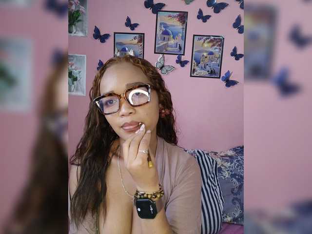 Vaninah live cam on BongaCams