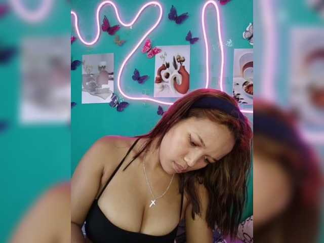 Vaninah live cam on BongaCams