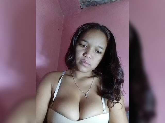 Vaninah live cam on BongaCams