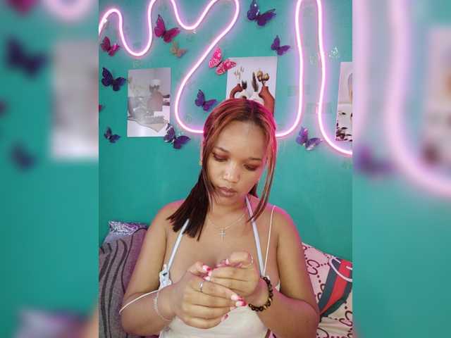 Vaninah live cam on BongaCams