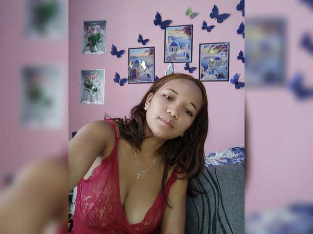 Vaninah live cam on BongaCams