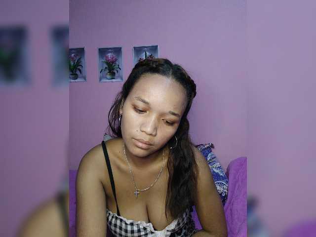 Vaninah live cam on BongaCams