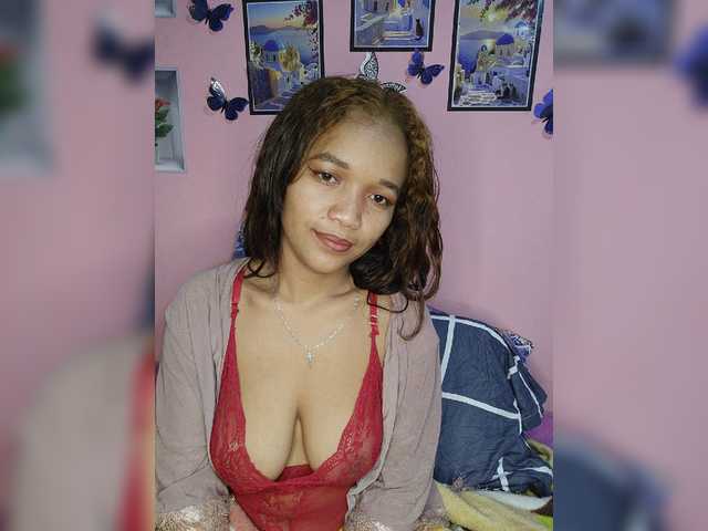 Vaninah live cam on BongaCams