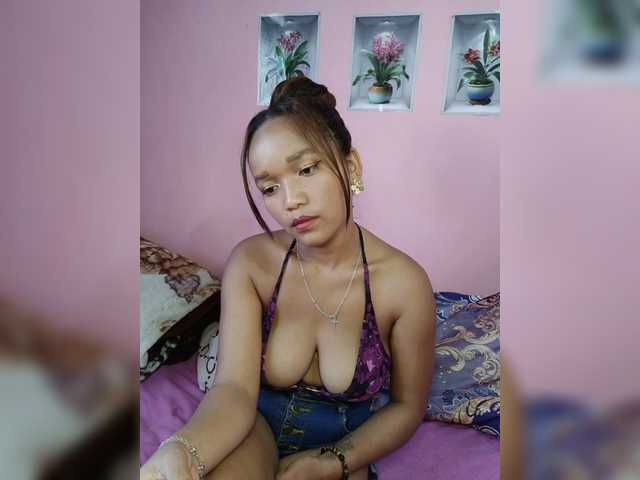Vaninah live cam on BongaCams