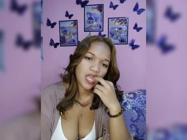 Vaninah live cam on BongaCams