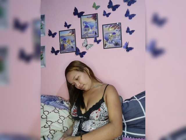 Vaninah live cam on BongaCams