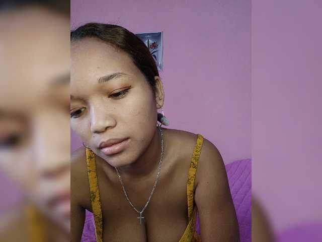 Vaninah live cam on BongaCams