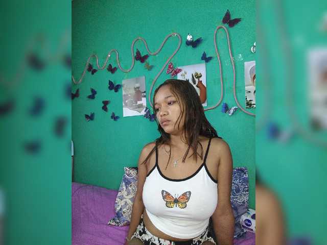 Vaninah live cam on BongaCams