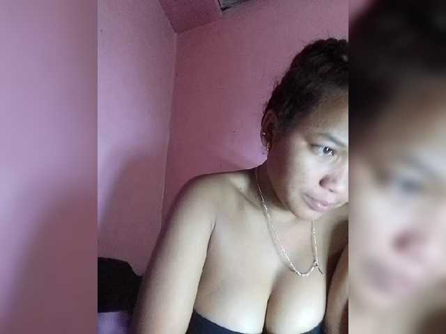 Vaninah live cam on BongaCams