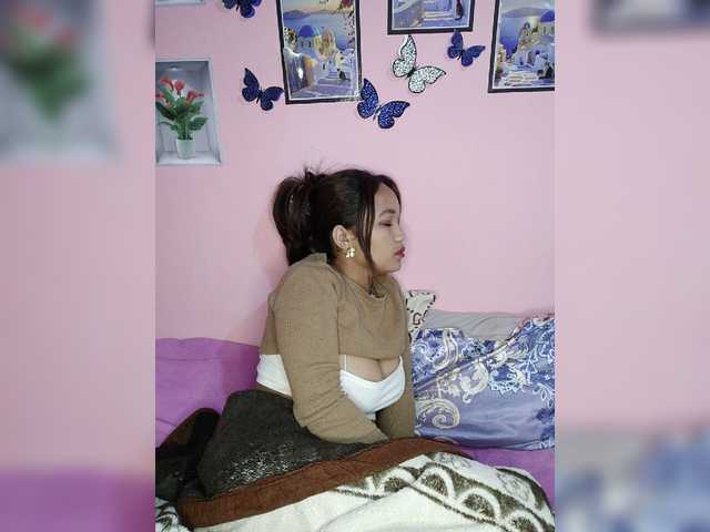 Vaninah live cam on BongaCams