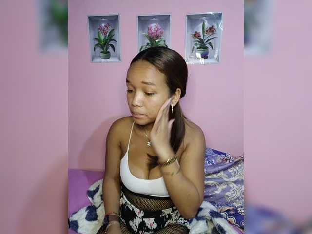 Vaninah live cam on BongaCams