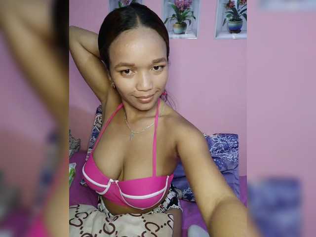 Vaninah live cam on BongaCams