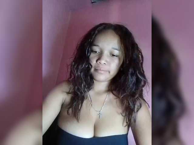 Vaninah live cam on BongaCams