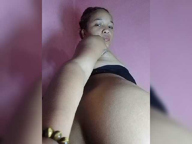 Vaninah live cam on BongaCams