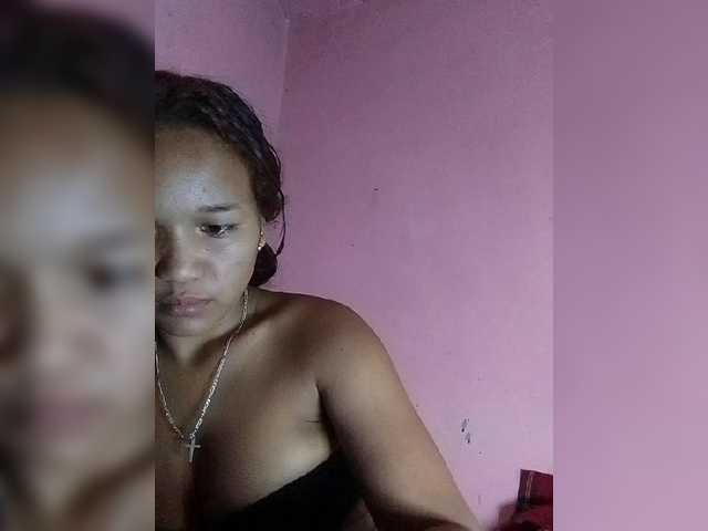 Vaninah live cam on BongaCams