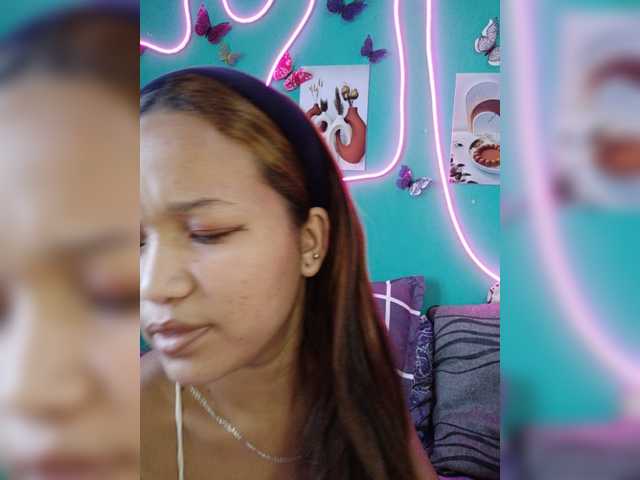 Vaninah live cam on BongaCams