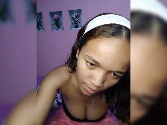 Vaninah live webcam show