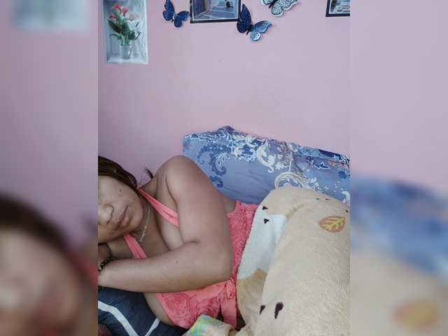 Vaninah live cam on BongaCams