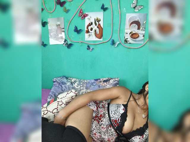 Vaninah live cam on BongaCams