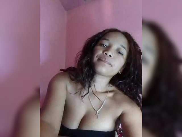 Vaninah live cam on BongaCams